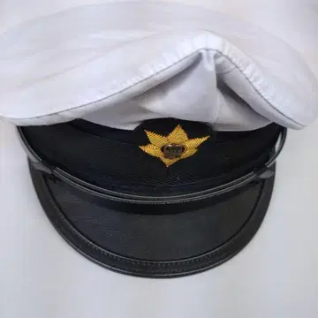 대학 모자? 모자