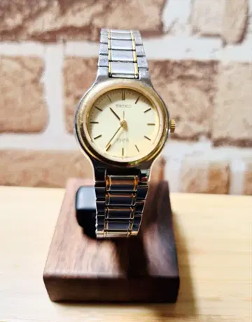 SEIKO spirit 골드 실버 손목시계
