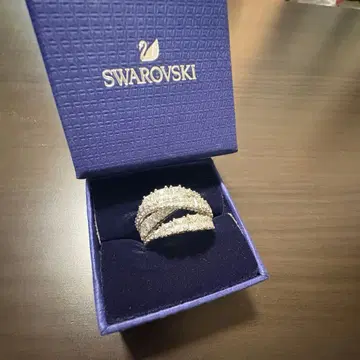 컨디션 최상 현행 Swarovski Twist Wrap 반지 54