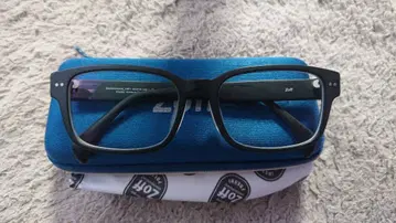 Zoff 블랙 프레임 안경 케이스 포함