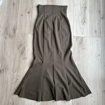 코코딜 브라운 플레어 스커트