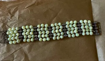 FOXEY 연한 그린 컬러 비즈 팔찌