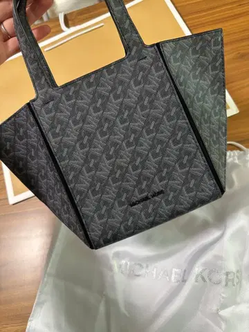 MICHAEL KORS 그레이 토트백