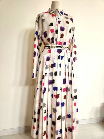 새상품 그레이스 콘티넨탈 멀티 페인트 프린트 블라우스, 스커트 36