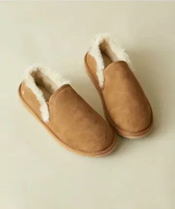 새상품 EMU 무스탕 슬립온 24cm