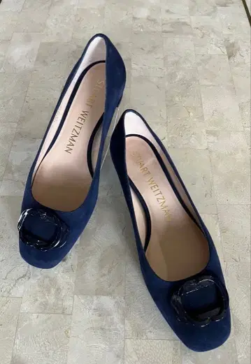 BF 세일 스튜어트 와인츠만 펌프스 로우 스웨이드 37 컨디션 최상