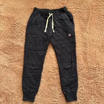 Champion 퀼팅 조거 팬츠 다크 그레이
