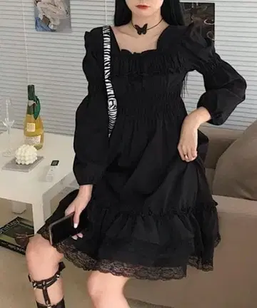 택 포함 새상품 Mejoul 셔링 퍼프 슬리브 레이스 미니 원피스