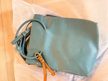 청록색 숄더백 토트 스타일