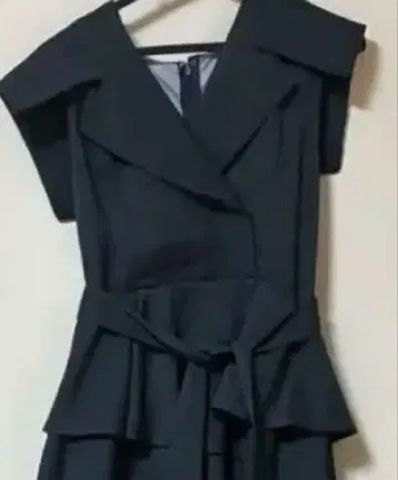 더즐린 아시메 플리츠 트렌치 원피스 차콜 그레이