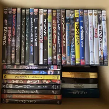 외국 영화 등의 DVD 75개 정도 세트 묶음 판매