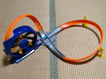 절판 [ 핫휠 ] 트위스트 크러쉬 완구