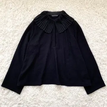 새상품급 23 모델 미즈이로 인드 플리츠 칼라 셔츠 풀오버 블랙