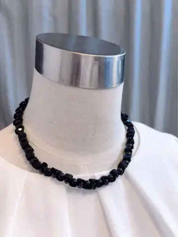 블랙 비즈 리본 목걸이