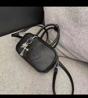 블랙 가죽 숄더백