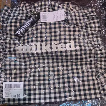 milkfed. & oui 프릴 토트백 블랙