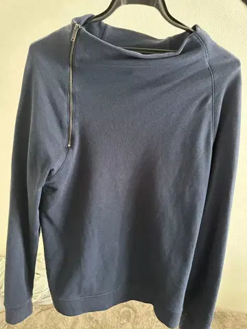 Calvin Klein 네이비 트레이닝복