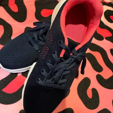 네이비/핑크 메쉬 스니커즈