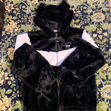 쿠로미 후드 부착 플리스 자켓