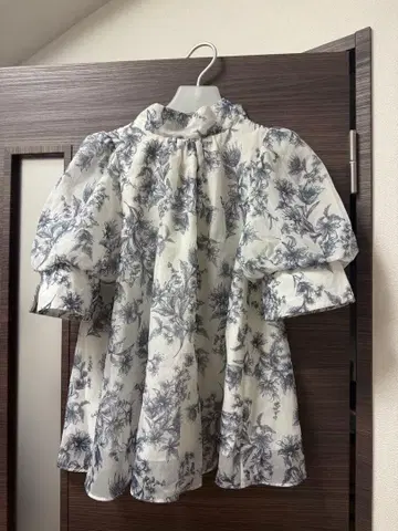 SNIDEL Sustainable 오간 시스루 블라우스