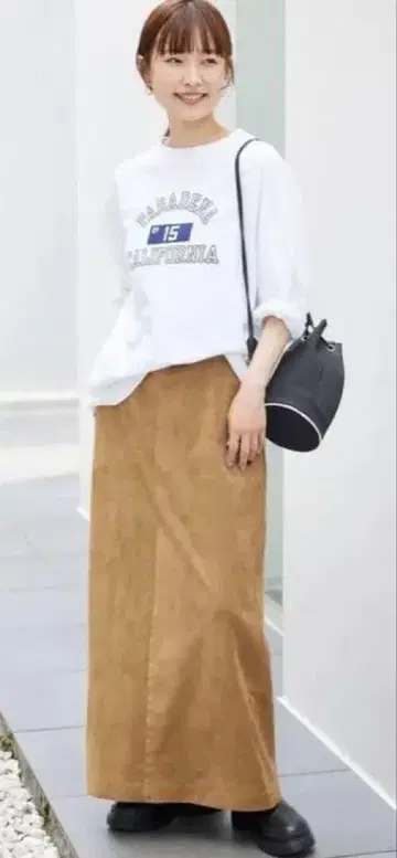 슬로브 이에나 FAKE SUEDE 타이트 스커트