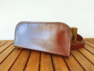 브라운 가죽 숄더백