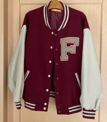 Fi.n.t 바시티 자켓