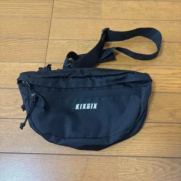 KIXSIX 블랙 바디백