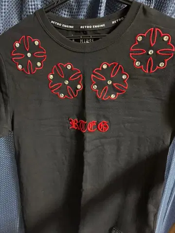 아담스 저글러 T셔츠