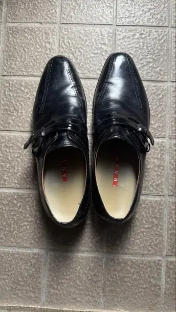 PREDIA 가죽 신발 블랙