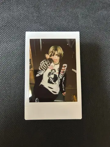 THE MADNA 료타 씨 폴라로이드 2