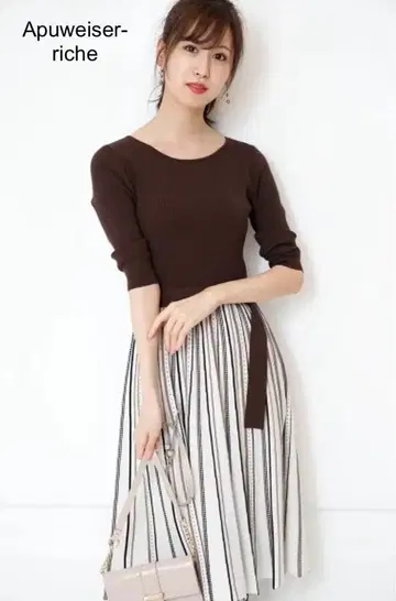 Apuweiser-riche 플리츠 패턴 니트 원피스