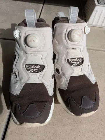 리복 펌프 스니커즈 5.4