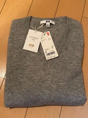 유니클로 캐시미어 100% 스웨터 M 라이트 그레이