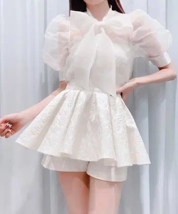 lilLilly 플라워 자카드 숏팬츠