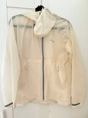 마모트 후드 부착 자켓 크림색