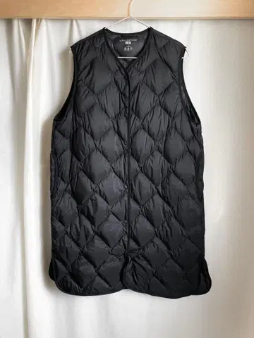 유니클로 울트라 라이트 다운 롱 베스트 블랙 L