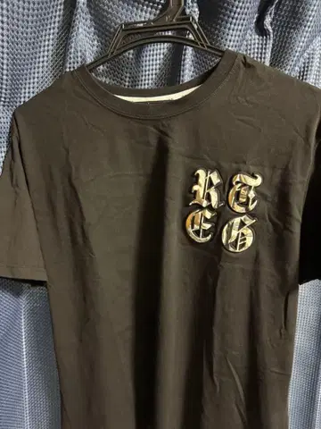 아담스 저글러 T셔츠