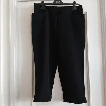 레리안 프릴 장식 7부 기장 크롭 팬츠 사이즈 13 플러스 블랙