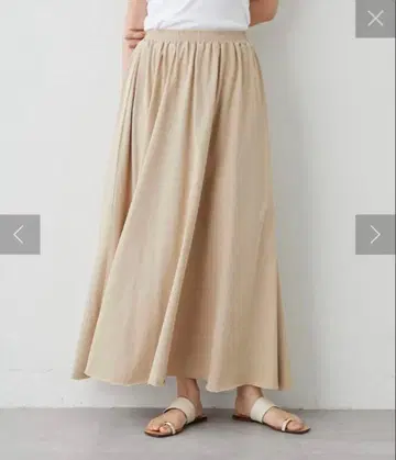 Whim Gazette(윔 가제트) 컷 플레어 스커트