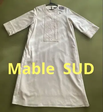 아이보리 레이스 장식 롱 원피스