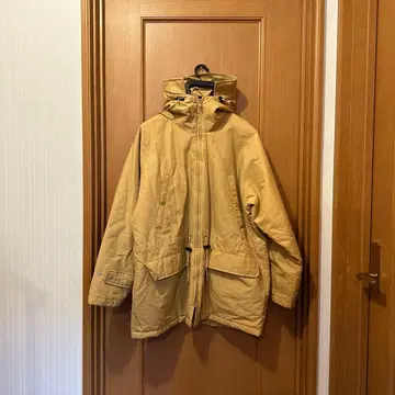 [ SHIPS ] 후드 부착 점퍼