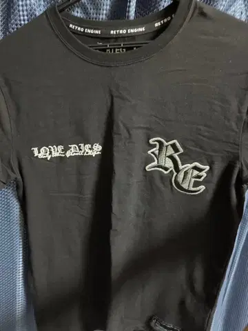 아담스 저글러 T셔츠