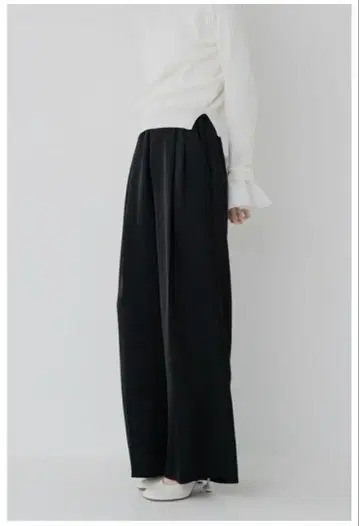 [ 미사용 새상품 ] 메종 드 돌체 luxs pants BLACK