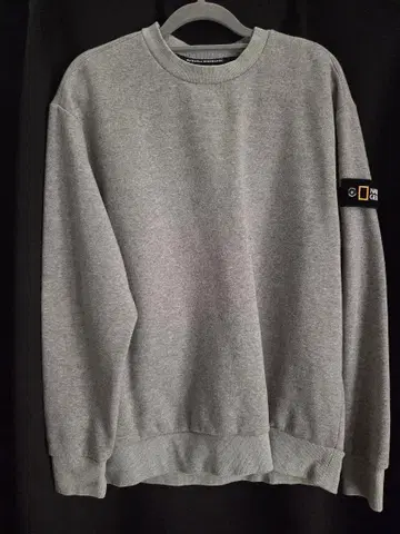 내셔널 지오그래픽 그레이 맨투맨 M 사이즈