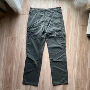 G.T.A. 카고 팬츠 사이즈 44 올리브 그린