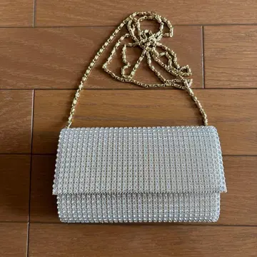 비즈 장식 클러치백 골드