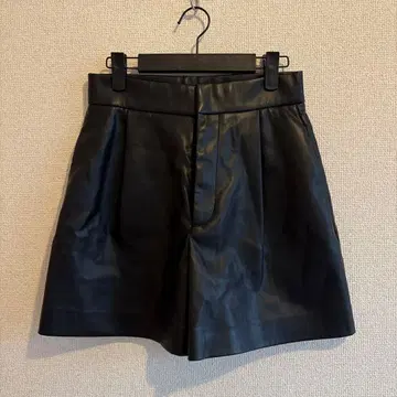 ZARA 가죽 큐롯 XS (M 사이즈 상당)