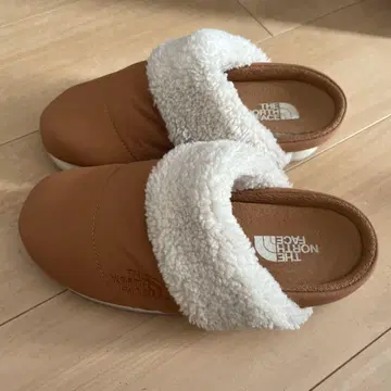 THE NORTH FACE 퍼 포함 슬립온