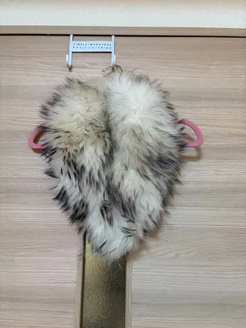 MERCURYDUO 퍼 머플러 화이트 계열